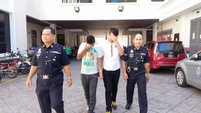 两名华裔男子今日过堂时依然认罪。