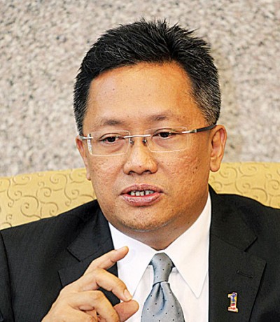 阿都拉曼达兰:敦马不能鱼与熊掌兼得。