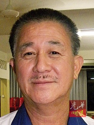 黄荣贤:梁荣光退党一事交党中央处理。