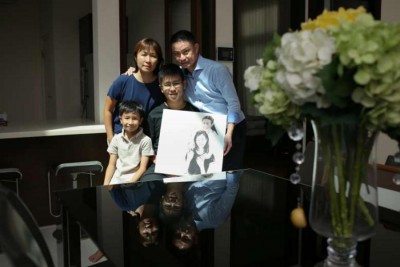 何平兴说,爱女何彦萱因地震身亡后,他更加珍惜与妻子和两个儿子的时光。