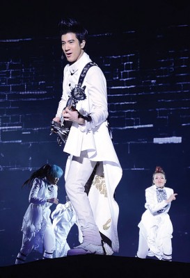 王力宏善于乐器演奏,举凡商演金主力邀的歌星。