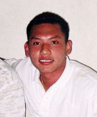 当时年仅26岁的谢文来,却不幸遭人乱刀砍死。