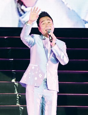 黎耀祥分别演唱华语、闽南语及广东歌，为粉丝送上惊喜。