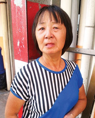 死者大姐黄宝珠指下午3时许打电话给死者,没有回应。