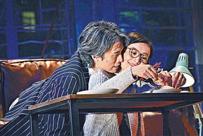 子华和法拉前晚演出,赶上男观众有很行为,只怕观众,幸亏两口处变不惊。
