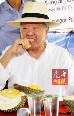 蔡澜以女人喻猫山王和黑刺,分别是法国女人和意大利女人!
