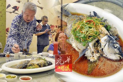 蔡涛夹了忘不了鱼肉,未雨绸缪品尝。