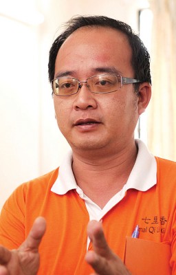 许国川呼吁民间街区或神庙在欢庆盂兰胜会常,而是为已经美香筹医药费。