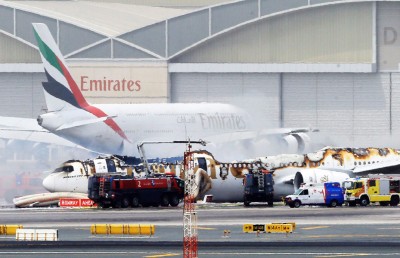 不久前,巴舍尔乘坐的阿联酋航空公司客机以机腹着地紧急降落杜拜国际机场后着火。
