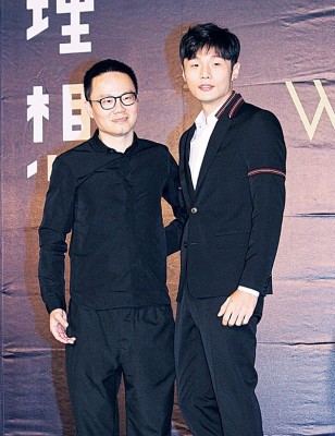 李荣浩(右)凡业主陈泽杉云续约最快的饰演者。