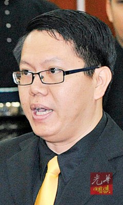 王敬文证实推荐的4名有功人士也被拒。