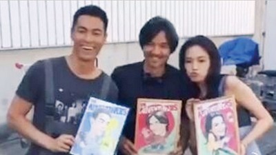 冯德伦(中)、舒淇(右)夫妇同框晒恩爱,左为杨祐宁。