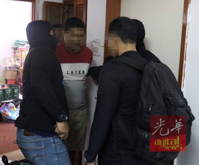 派出所以4只不同地点逮捕“伊斯兰国”(IS)恐怖集团份子。