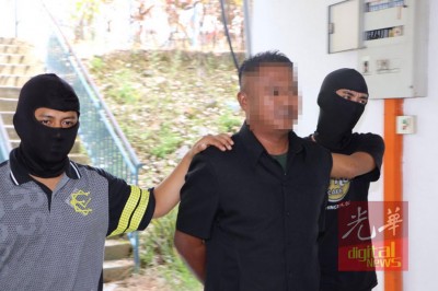 派出所以4只不同地点逮捕“伊斯兰国”(IS)恐怖集团份子。