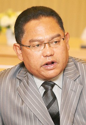 承诺奥玛:行党施压公正党领导的雪州政府,自打认为自己又有权力。