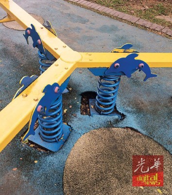槟岛市政厅在2015年11月期间所设置的游乐设施在不到一年期间就出现损坏的现象。