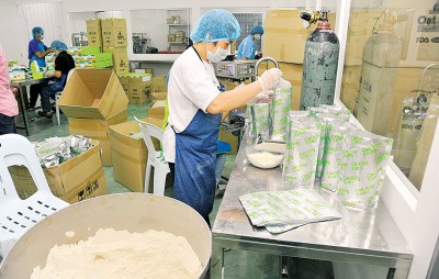 浩洋12月将引进机器,届时装配的工作将由机器代劳,卫生标准将提高。
