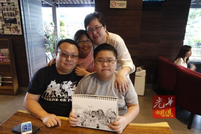 每个人都是家庭里的一份子,只要一家四口共同努力就会有所收获。
