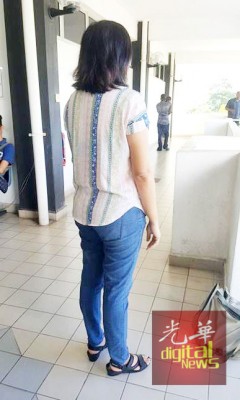 民众禁止身穿牛仔裤拖鞋入庭。