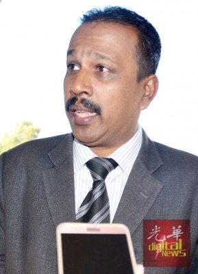 律师西瓦不赞同禁止民众身穿牛仔裤的规定,认为这项规定让民众增加麻烦。