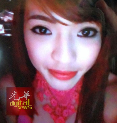 死者李秀萍外形亮丽。