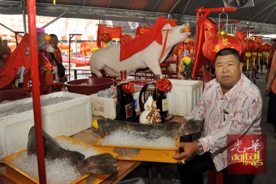 王金城的祭品阵容仅能以“豪华”形容。