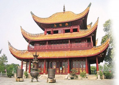 岳阳楼有“洞庭天下水,岳阳天下楼”的美誉,是江南四大名楼之一。