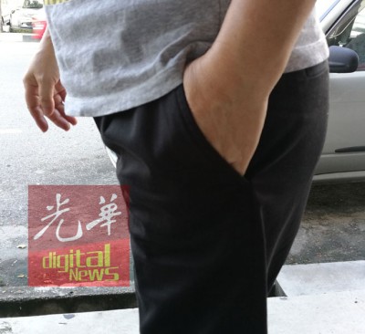 陈女士负以钱放在前口袋也受到扒走。