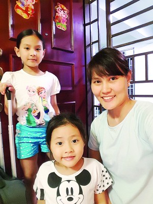 王淑婷准备要与2名女儿和丈夫返乡过年咯。