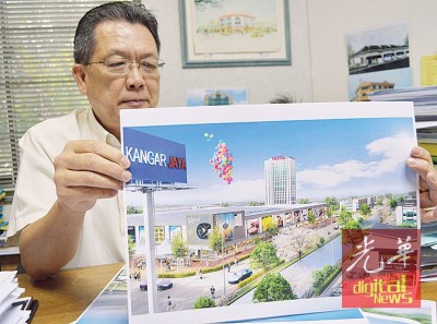 李豪恩展示加央新市镇的大型超市及酒店的图测。