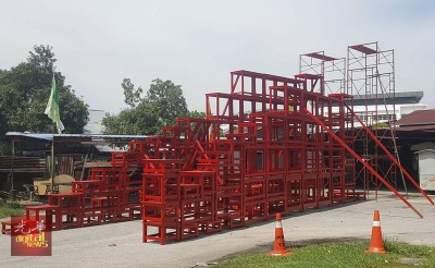 目前筹备工作已完成80%,高空祭桌也即将搭建完成。