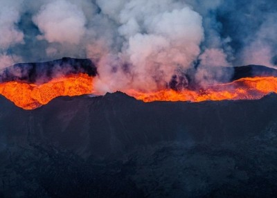 巴达本加火山早年一度爆发。