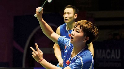 张楠/李茵晖负队友,抢占混双冠军。