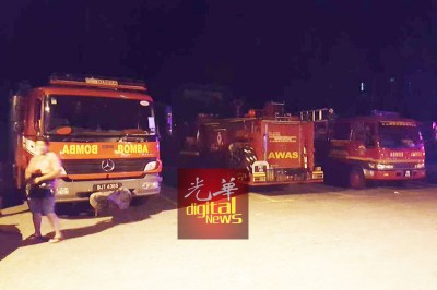 各路义消队到场支援。