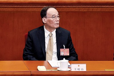 王岐山周日下午参加北京代表团审议时,强调构建党统一反腐体制。