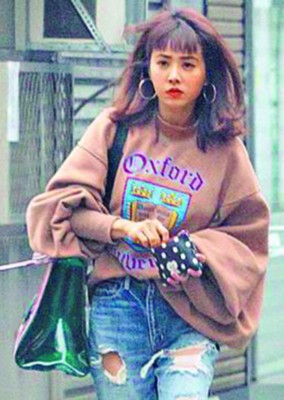 蔡依林去年底和交往6年之锦荣分手。
