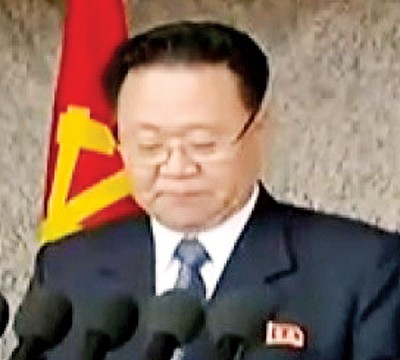 崔龙海称,子弟兵已提高新型装备,克服一切武装力量。