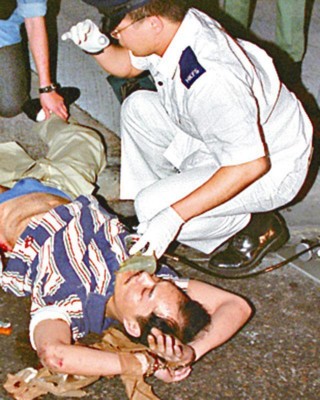 叶继欢是于1996年潜逃返港企图犯案时中枪而被拘捕。