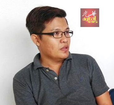 死者次子陈健子前来办理领尸手续。