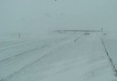 堪萨斯州一条州际公路因为大雪要封闭。(互联网图片)