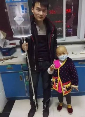 女儿张梦琪只有4岁,不幸患上原始神经性肿瘤。