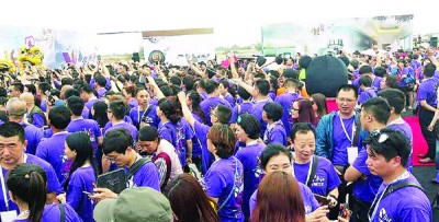 5月30日,多福城计划迎来数千名“胜威家人”实地考察,场面浩大。