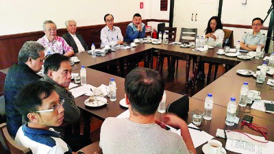 青苗艺术站举办之"内外一路马中文化交流圆桌会议",成百上千嘉宾列席。