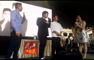 Gary当一起您百丽宫与粉丝见面。