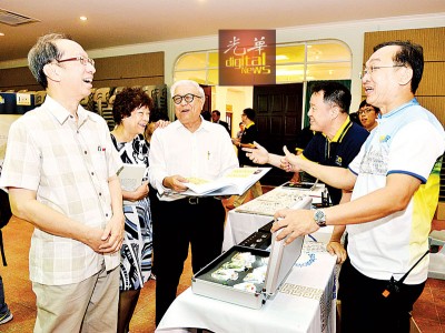 槟州前任首席部长丹斯里许子根低调返回母校,参与母校百年庆典及回校日。