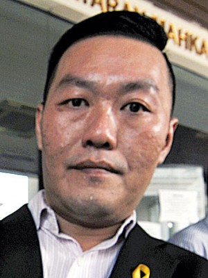 王萌翔。