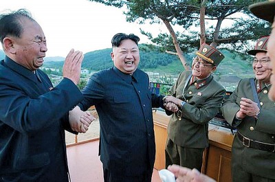 金正恩屡次对试射导弹的成果表示满意。