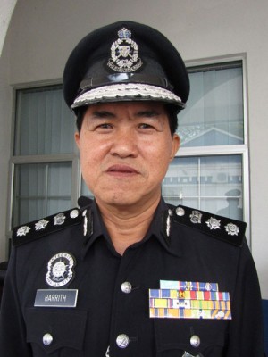 哈利甘指警方在调查中。