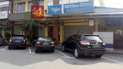 乌鲁地南优景镇同样中海鲜龙八国际登录发生群殴案,公安部追捕涉案的5男性2女性,贪图为案发龙八国际登录大门深锁。