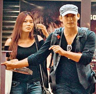 倪安东和老婆Vivi育有1女,现已分居谈离婚中。